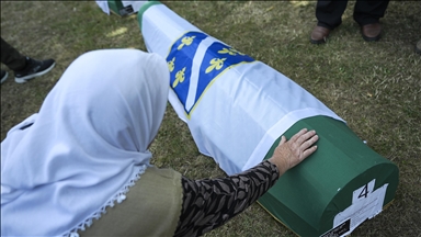 Srebrenitsa Soykırımı'nın 7 kurbanı daha defnedildi
