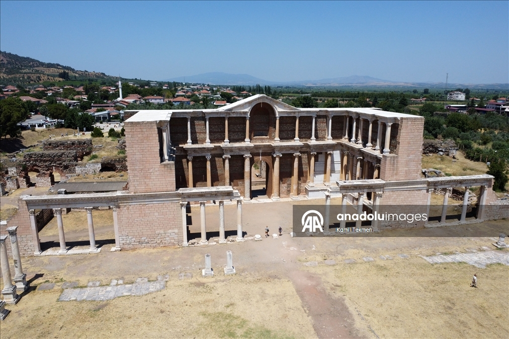 Manisa'da, Sardes Antik Kenti ve Lidya Tümülüsleri'nin UNESCO'ya alınması sevinci