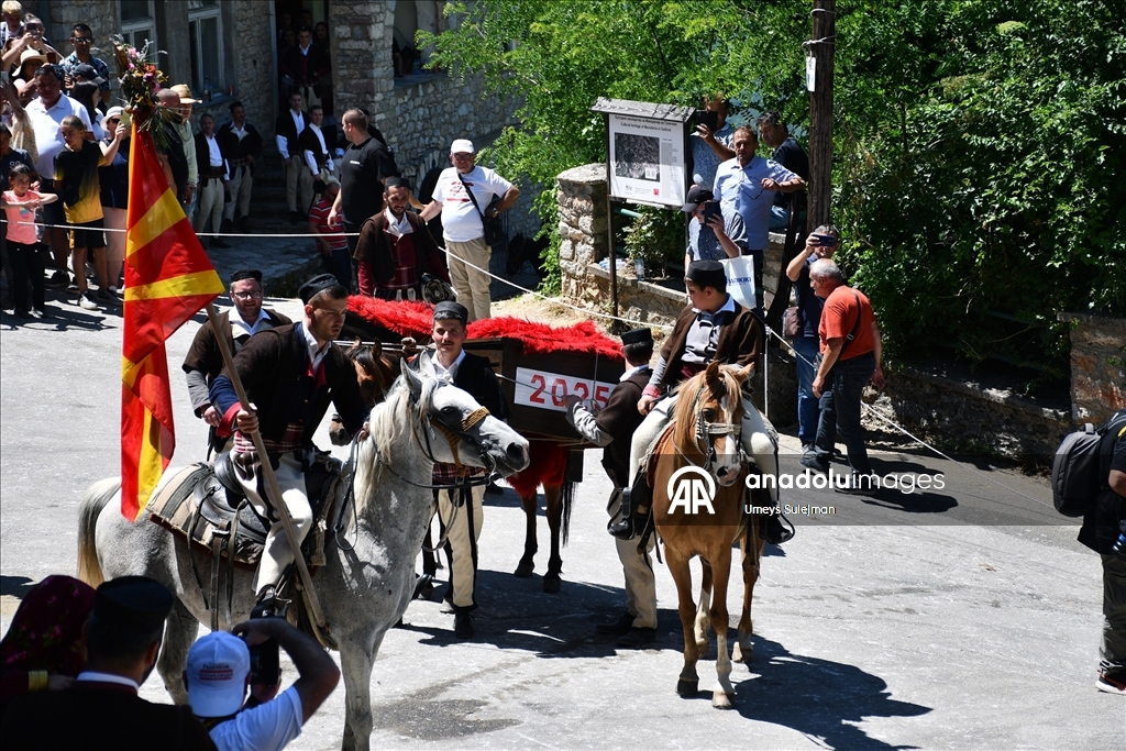 Kuzey Makedonya'nın Galiçnik köyünde asırlık düğün geleneği yaşatılıyor