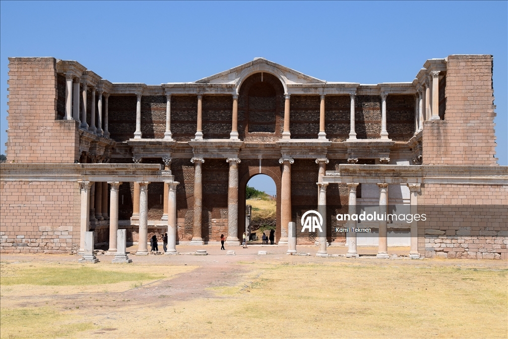 Manisa'da, Sardes Antik Kenti ve Lidya Tümülüsleri'nin UNESCO'ya alınması sevinci