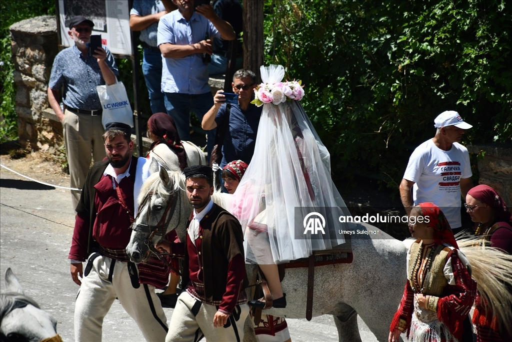 Kuzey Makedonya'nın Galiçnik köyünde asırlık düğün geleneği yaşatılıyor