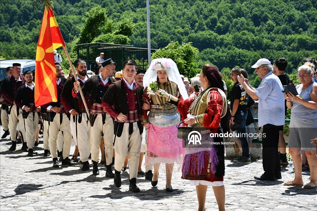 Kuzey Makedonya'nın Galiçnik köyünde asırlık düğün geleneği yaşatılıyor