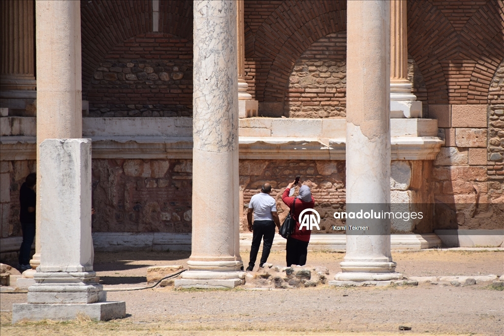 Manisa'da, Sardes Antik Kenti ve Lidya Tümülüsleri'nin UNESCO'ya alınması sevinci