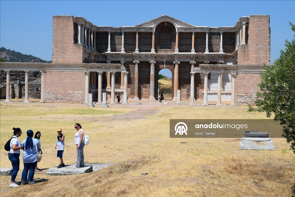 Manisa'da, Sardes Antik Kenti ve Lidya Tümülüsleri'nin UNESCO'ya alınması sevinci