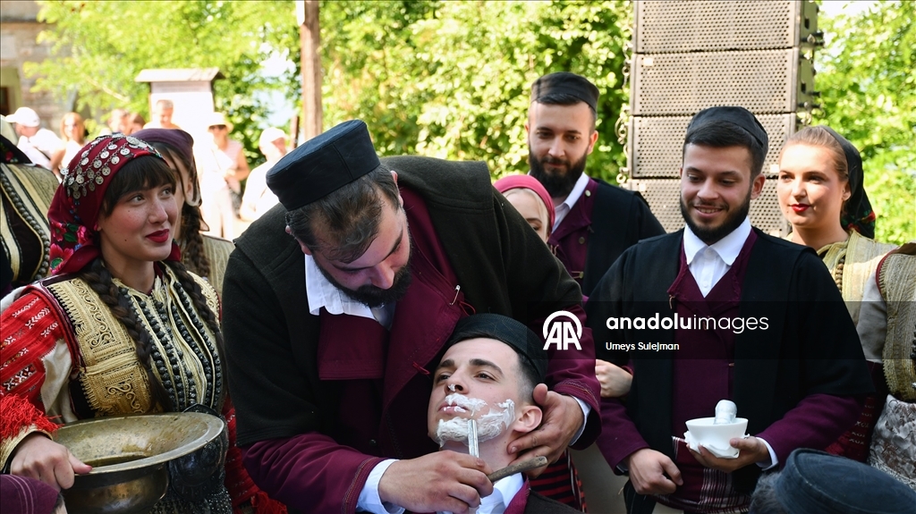 Kuzey Makedonya'nın Galiçnik köyünde asırlık düğün geleneği yaşatılıyor