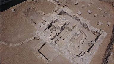 Elazığ'da bir tarlada yaklaşık 1700 yıllık Roma hamamı gün yüzüne çıkarıldı