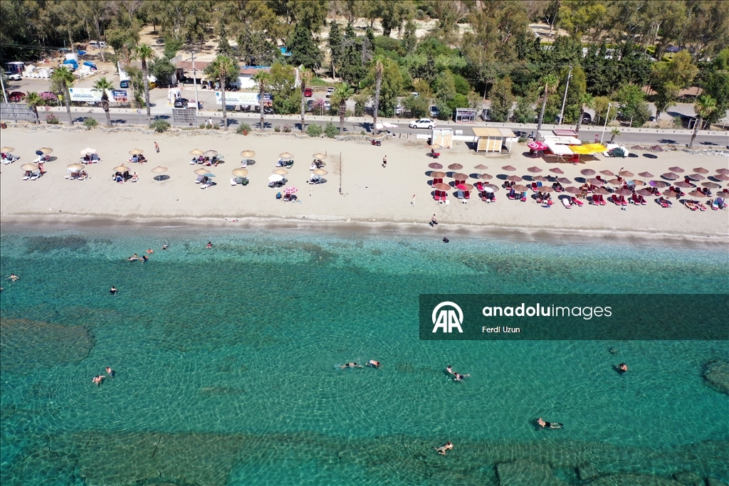 Tirkizno more privlači turiste: 39 plavih zastava vijori se na plažama Kušadasija i Didima u Turskoj
