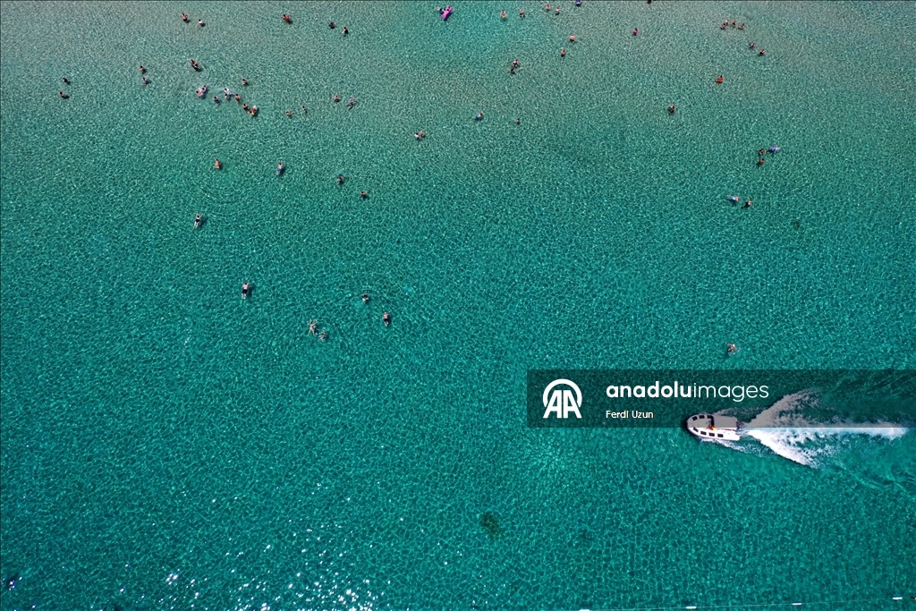 Tirkizno more privlači turiste: 39 plavih zastava vijori se na plažama Kušadasija i Didima u Turskoj