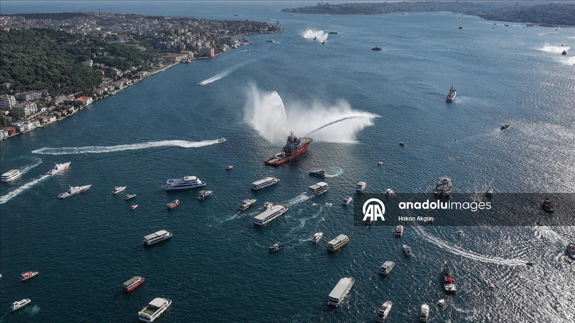 15 Temmuz Demokrasi ve Milli Birlik Günü dolayısıyla İstanbul Boğazı'nda kortej geçişi yapıldı