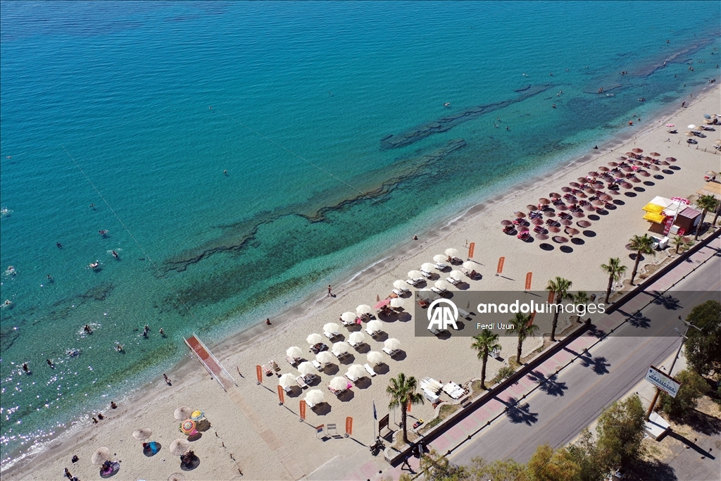 Tirkizno more privlači turiste: 39 plavih zastava vijori se na plažama Kušadasija i Didima u Turskoj