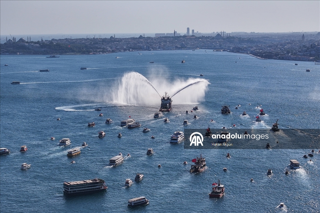 15 Temmuz Demokrasi ve Milli Birlik Günü dolayısıyla İstanbul Boğazı'nda kortej geçişi yapıldı