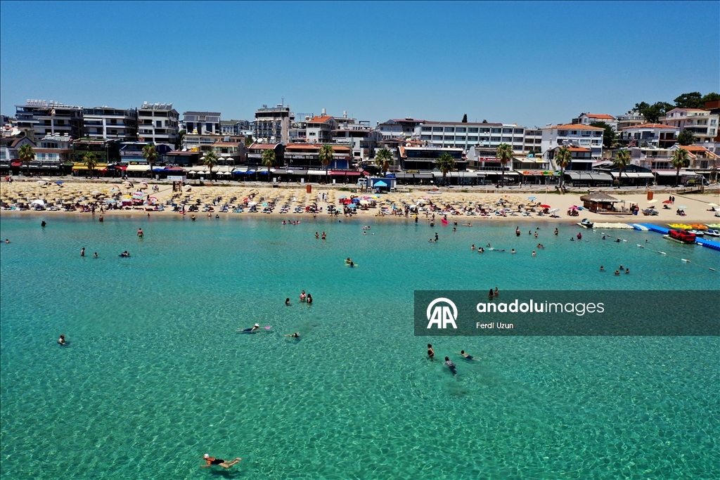 Tirkizno more privlači turiste: 39 plavih zastava vijori se na plažama Kušadasija i Didima u Turskoj
