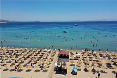 Tirkizno more privlači turiste: 39 plavih zastava vijori se na plažama Kušadasija i Didima u Turskoj