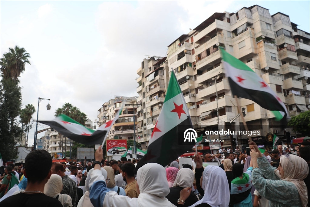 Suriye'de, İsrail'in hava saldırıları protesto edildi
