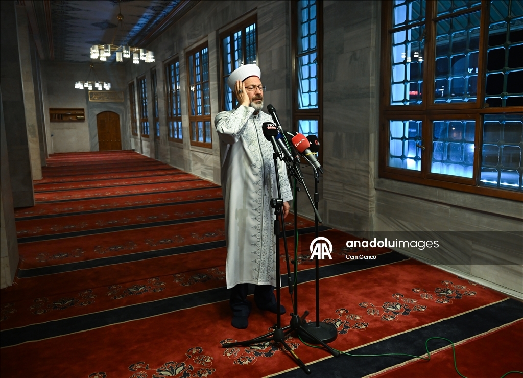 Diyanet İşleri Başkanı Erbaş, Kocatepe Camii'nde sela okudu