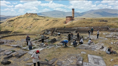 Ani Ören Yeri'nde bin yıllık tarih gün yüzüne çıkıyor