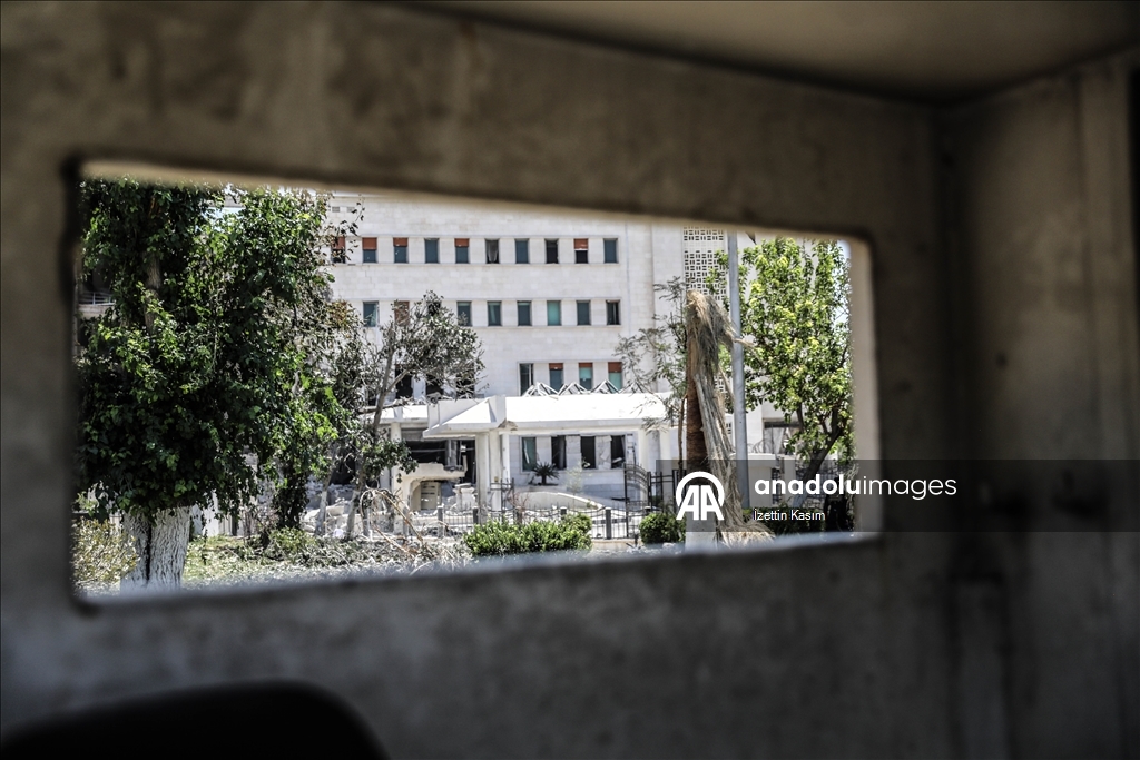 İsrail'in Şam'da Genelkurmay Başkanlığı'na düzenlediği saldırı sonucu oluşan hasar görüntülendi