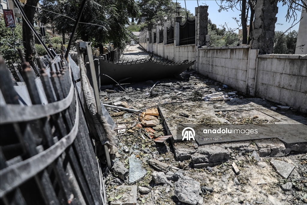 İsrail'in Şam'da Genelkurmay Başkanlığı'na düzenlediği saldırı sonucu oluşan hasar görüntülendi