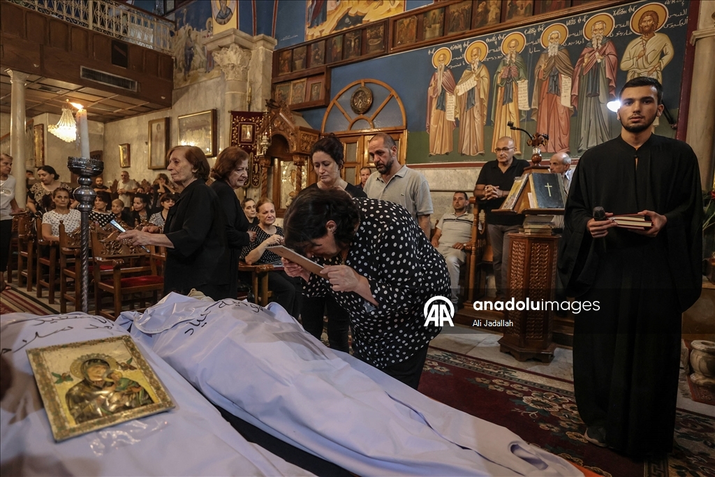 İsrail, Gazze'deki Kutsal Aile Kilisesi'ne saldırı düzenledi