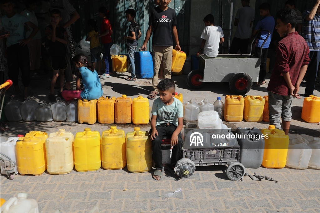 İsrail saldırıları altındaki Gazze'de su sıkıntısı