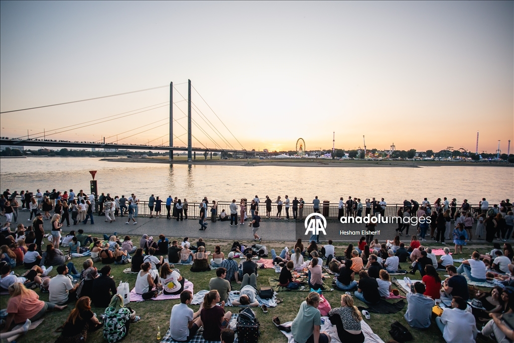 Народный фестиваль Rheinkirmes в Дюссельдорфе