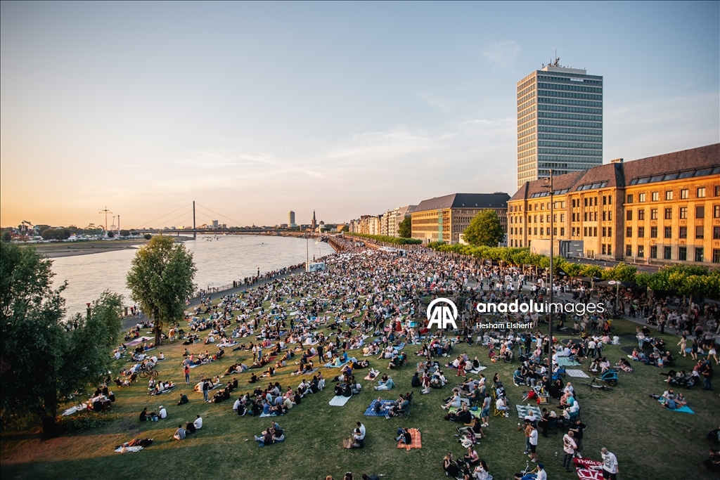 Народный фестиваль Rheinkirmes в Дюссельдорфе