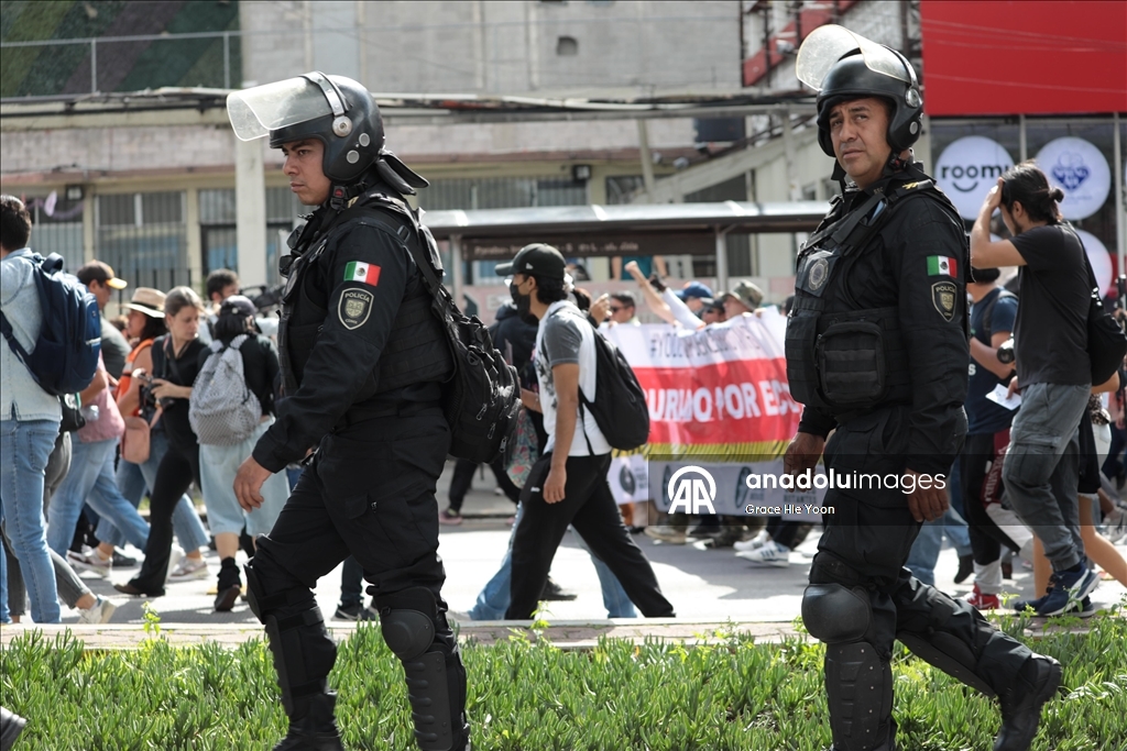 Anti-gentrification march in Mexico