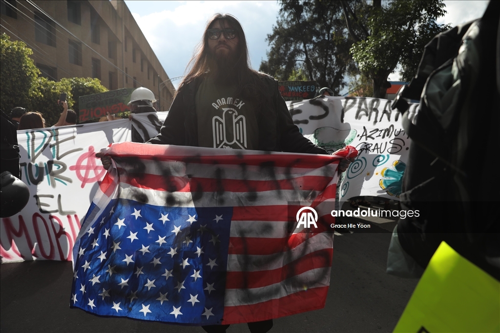 Anti-gentrification march in Mexico