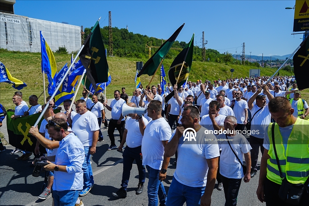 Protest rudara ispred zgrade Vlade Federacije BiH