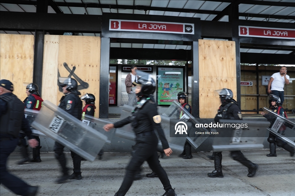 Anti-gentrification march in Mexico