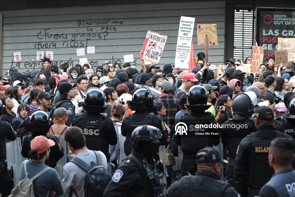 Anti-gentrification march in Mexico
