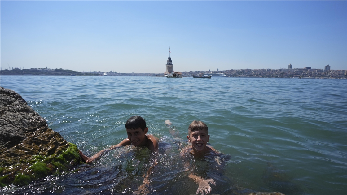 Yurdun farklı bölgelerinde sıcak hava etkili oluyor