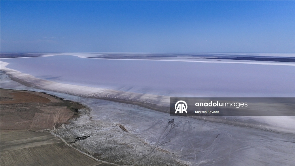 Преображение цвета озера Туз — завораживающее природное явление 9