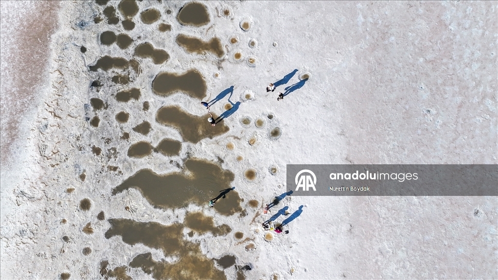 Преображение цвета озера Туз — завораживающее природное явление 4