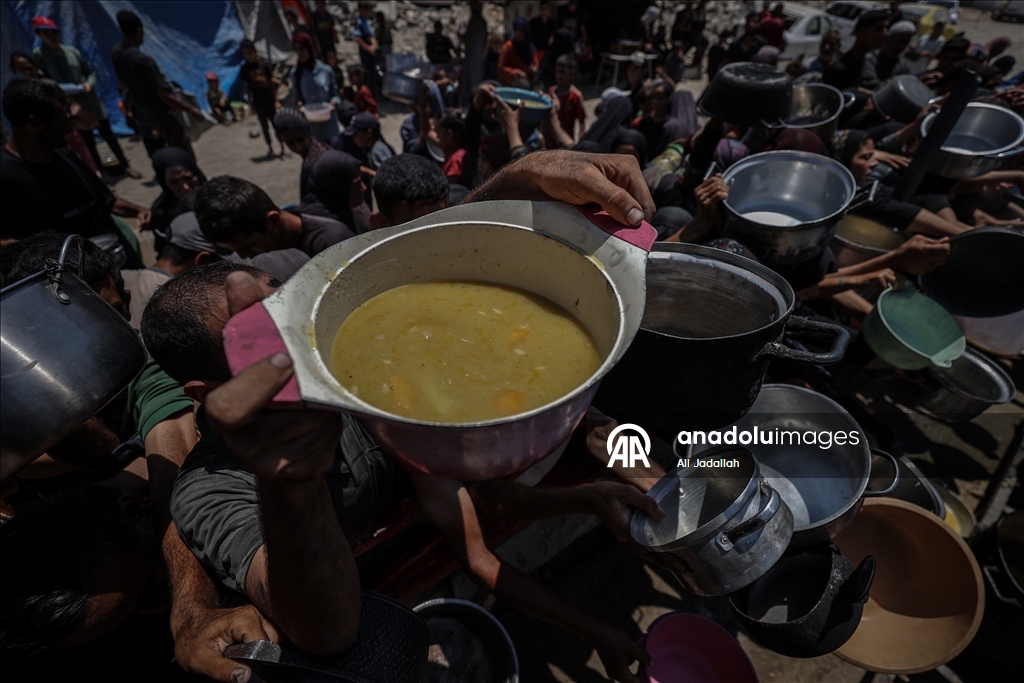 Food distributed to Palestinians battling hunger in Gaza