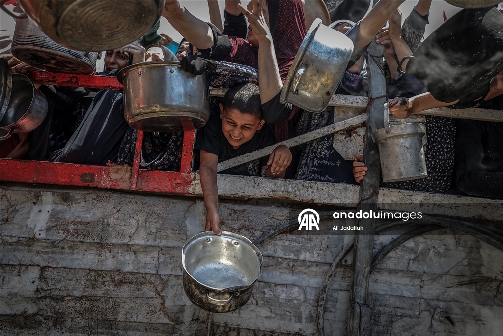 Food distributed to Palestinians battling hunger in Gaza