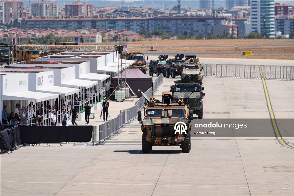 На 17-й Международной выставке оборонной промышленности (IDEF 2025) проходит парад