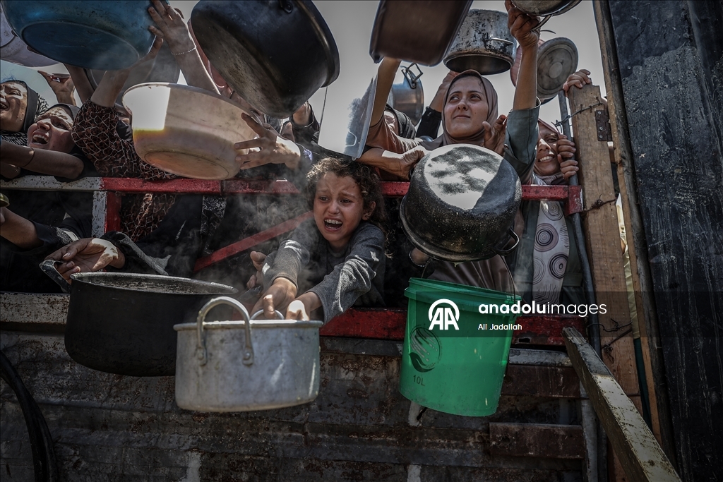 Food distributed to Palestinians battling hunger in Gaza