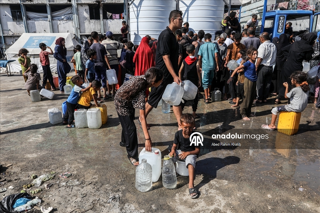 İsrail saldırıları altındaki Gazze'de su krizi devam ediyor