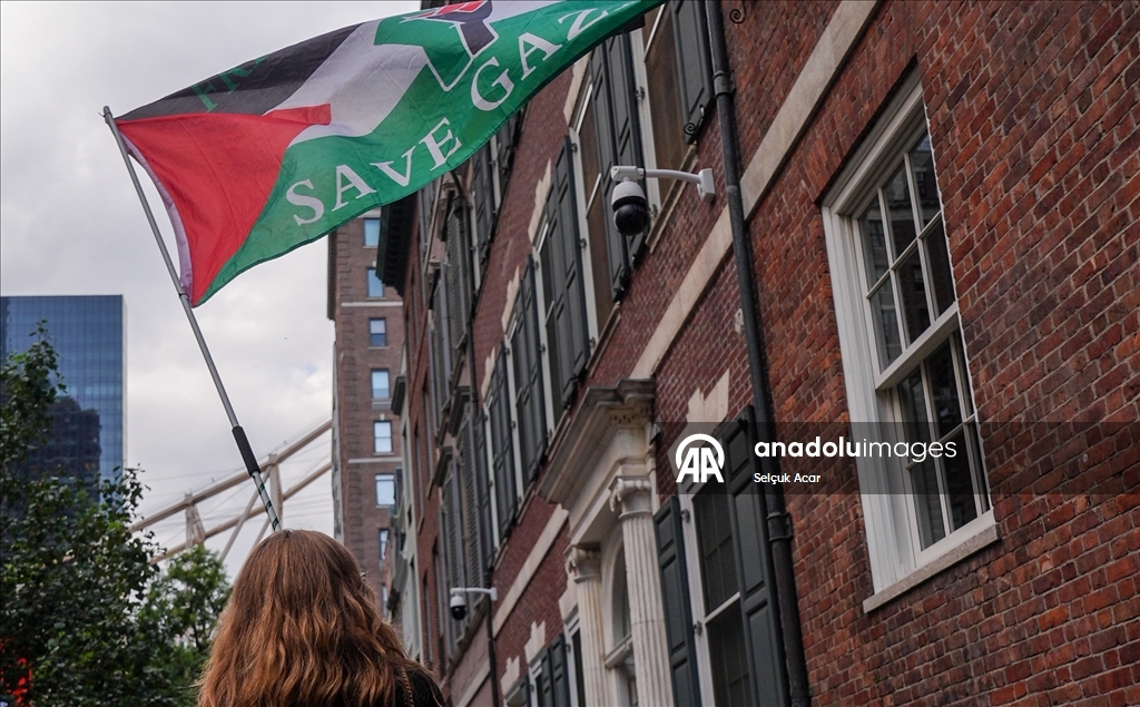 New York’ta BM Genel Sekreteri’nin evi önünde Gazze için protesto
