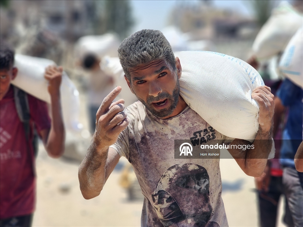 Dünya Gıda Programı, Han Yunus kentinde un yardımı dağıttı