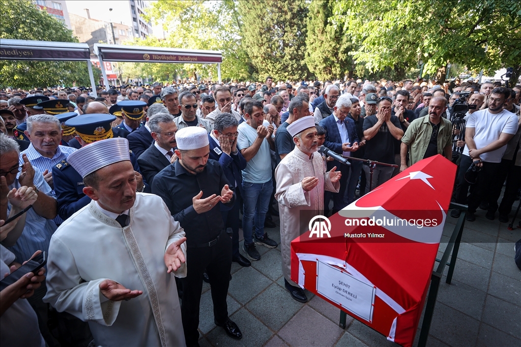 Orman yangını şehitlerinden dozer operatörü Dereli'nin cenazesi Eskişehir'de defnedildi