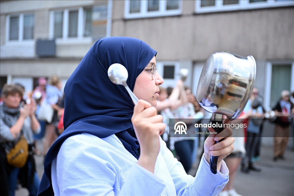 Brüksel'de İsrail Büyükelçiliği önünde protesto gösterisi düzenlendi