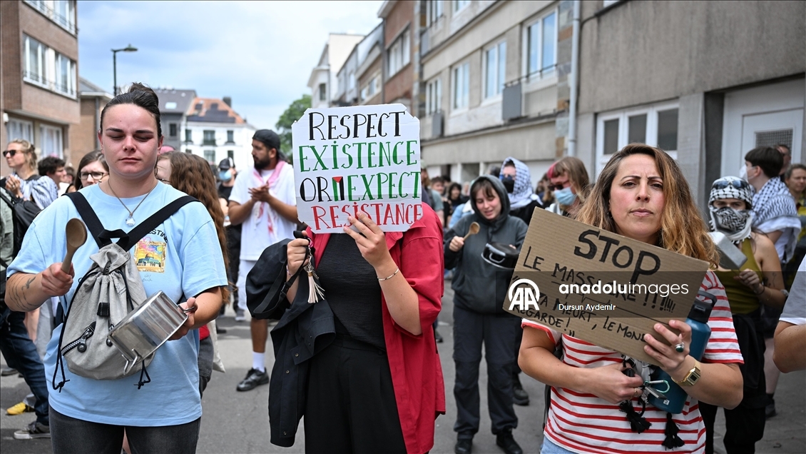 Brüksel'de İsrail Büyükelçiliği önünde protesto gösterisi düzenlendi