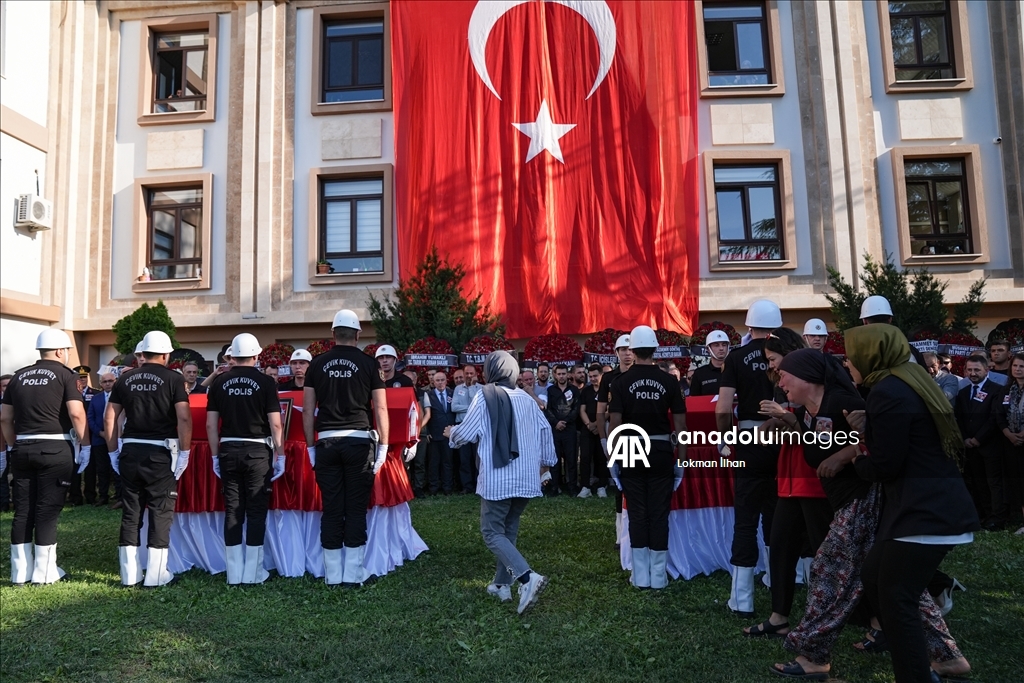 Orman yangınında şehit olan Denizlili orman işçileri için tören düzenlendi