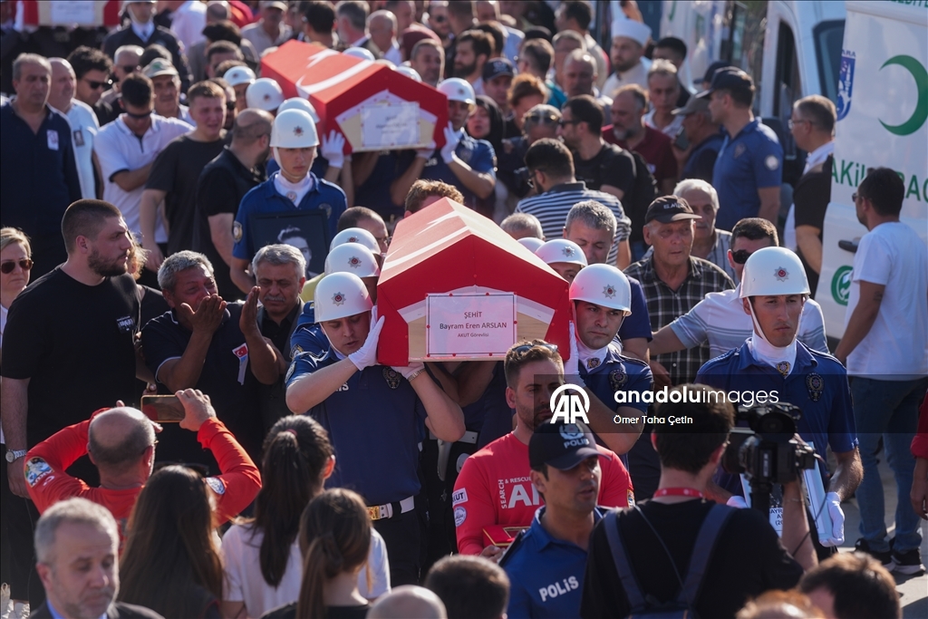 Orman yangınıyla mücadelede şehit olan AKUT gönüllüleri, Ankara'da son yolculuklarına uğurlandı