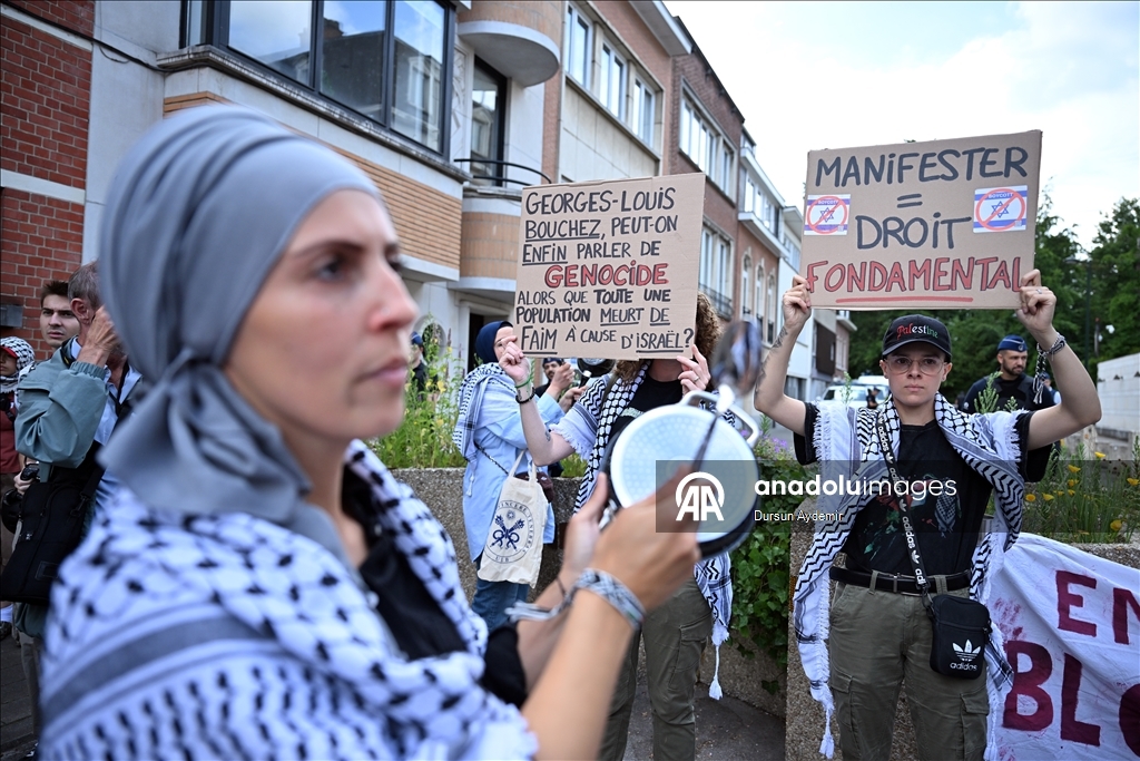 Brüksel'de İsrail Büyükelçiliği önünde protesto gösterisi düzenlendi