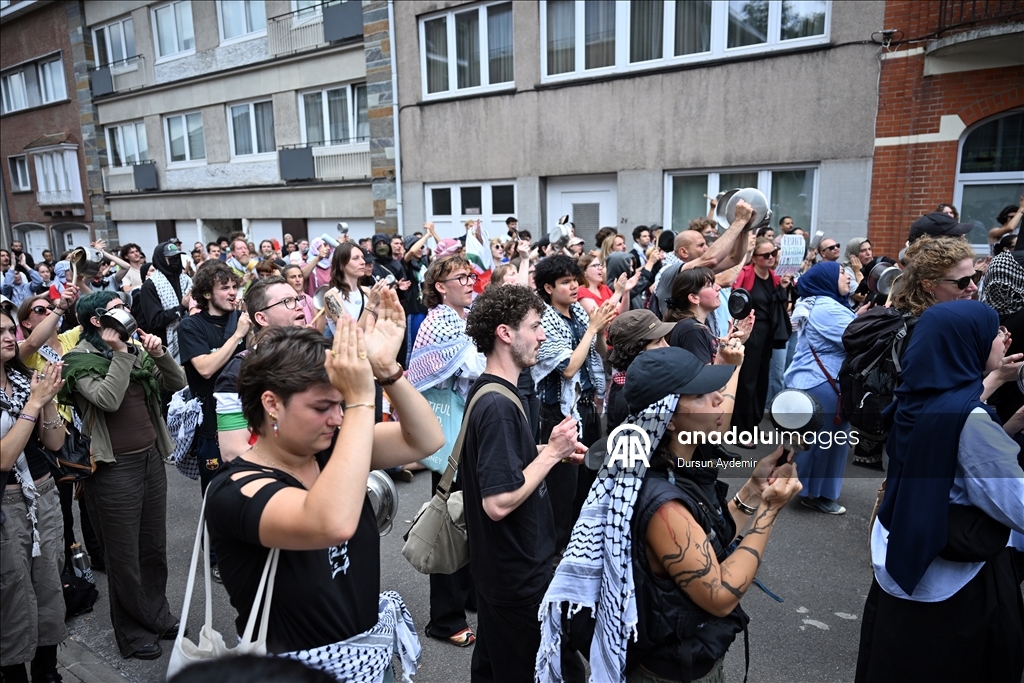 Brüksel'de İsrail Büyükelçiliği önünde protesto gösterisi düzenlendi