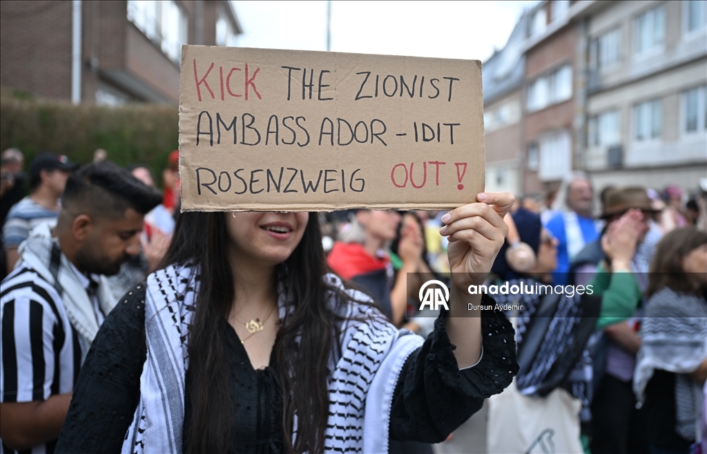 Brüksel'de İsrail Büyükelçiliği önünde protesto gösterisi düzenlendi