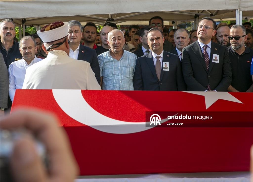 Orman yangını şehitlerinden Enes Kızılyer, Karabük'te son yolculuğuna uğurlandı